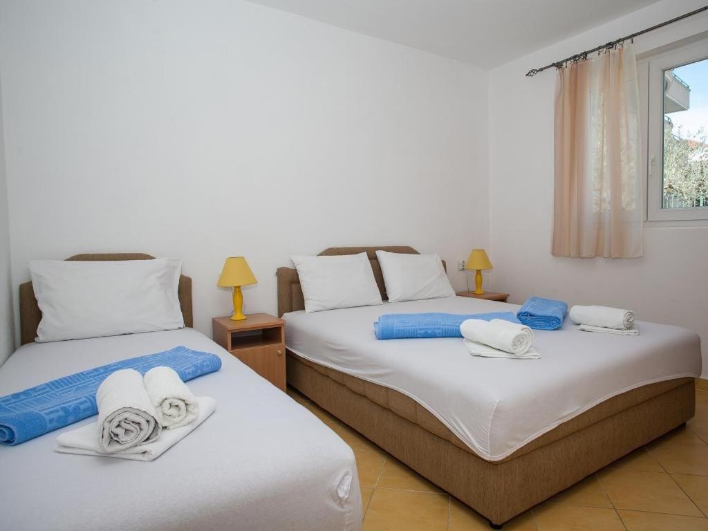 Daria Apartments Kotor Bilik gambar