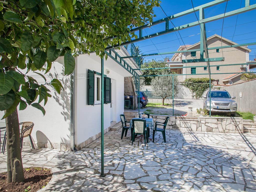 Daria Apartments Kotor Bilik gambar