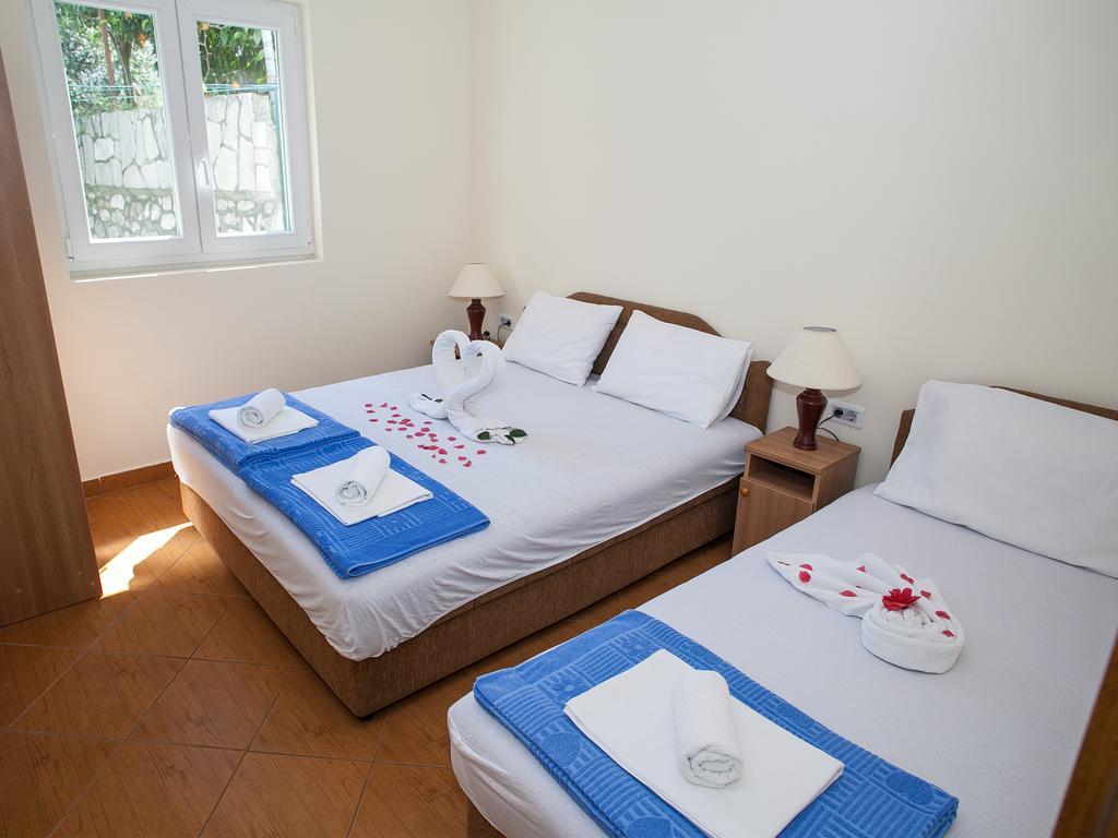 Daria Apartments Kotor Bilik gambar