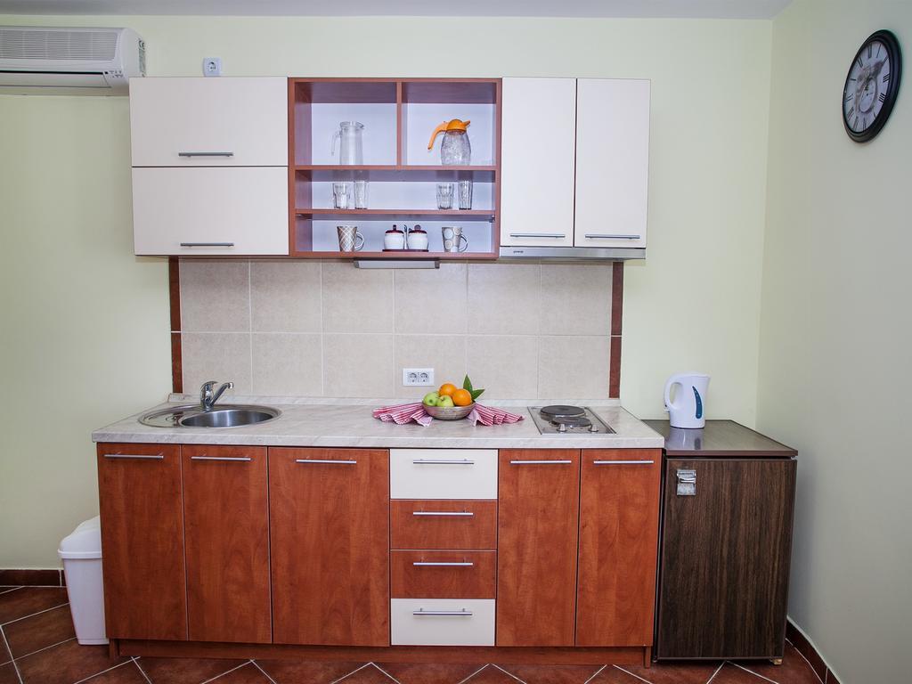 Daria Apartments Kotor Bilik gambar