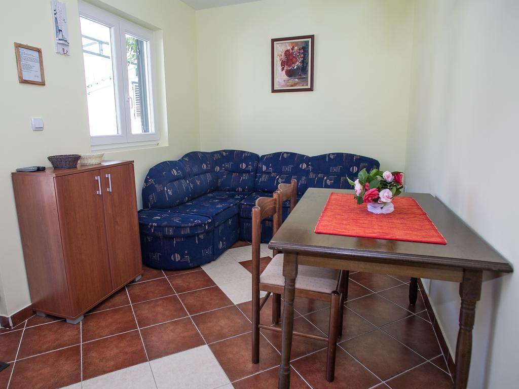 Daria Apartments Kotor Bilik gambar