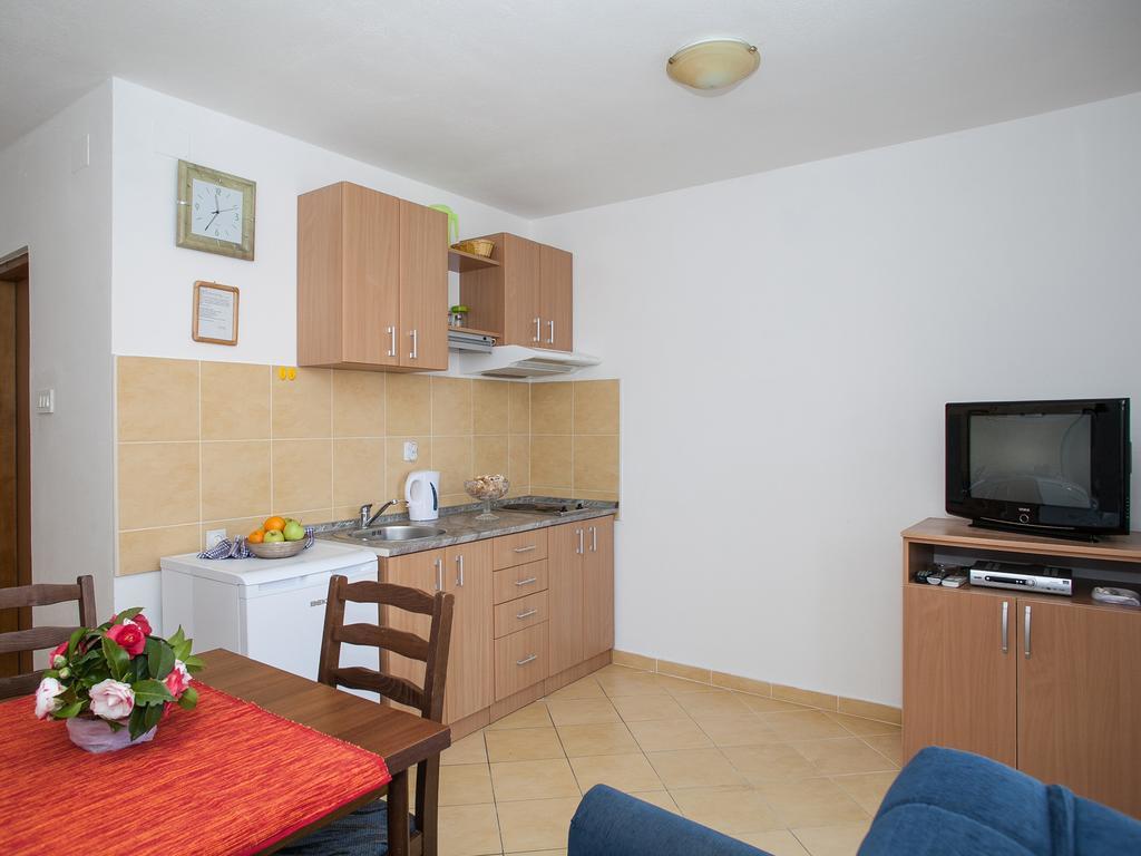 Daria Apartments Kotor Bilik gambar